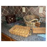 Decorative tray, rolled newspaper basket, metal wine carrier