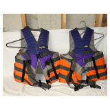 2 Stern life jackets