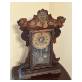 Seth Thomas USA mantle clock with key
