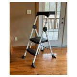 Werner 2-step painting step ladder