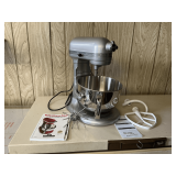 KitchenAid Professional Pro 5 stand mixer, like new condition