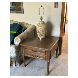 End table 24' x 27 1/2' x 20' T