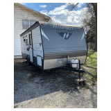 2015 Keystone Hideout 175LHS bumper pull camping trailer, sleeps 5?