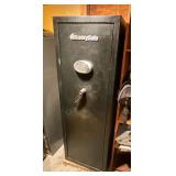 Sentry Safe metal box, 21' W x 16' D x 60' T, 15-gun with 2 shelves