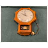 United Clock Corp., Model 59, electric wall clock