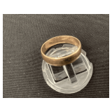 Gold band marked 10KP size 10 1/4
