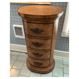 4-drawer chest of drawers