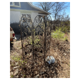 Cast iron tri-fold trellis
