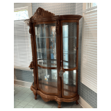 Pulaski lighted display cabinet, glass shelves, mirrored back,