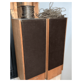 2 Realistic Optimist T-100 speakers