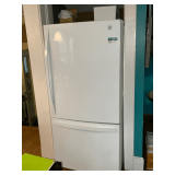 2018 Kenmore Elite bottom freezer/top refrigerator, needs a good cleaning