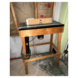 Router table with Ryobi router Model R161