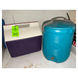 Igloo Playmate lunch box, needs to be cleaned