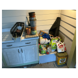 Garden supplies, planters, pots, peat moss