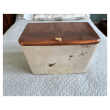 Vintage Beauty Box bread box