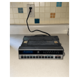 General Electric under counter AM/FM radio with timer