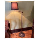 Floor lamp with extendable arm