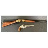 Cowboy replica rifle and 6-shot revolver, PROP GUNS