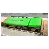 Daytona creeper with adjustable head rest