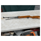 Air rifle parts gun, broken stock, barrel clip broken, unknown manufacturer.