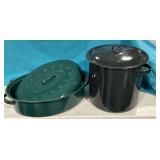 Granite ware stock pot and roaster