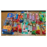 PEZ dispensers, Warner Bros. Bugs Bunny, Daffy Duck