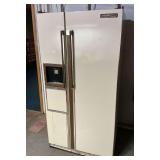 Hot Point side by side refrigerator, Model No-Frost CSF22MB