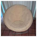 Folding papasan chair