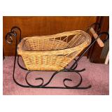 Sleigh basket