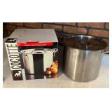 Cocotte stock pot 16 quart, stainless steel.