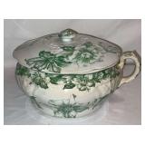 "Clematis" Dudson, Wilcox, & Till chamber pot with lid