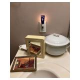 Metal vintage razor cabinet, chamber pot