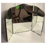 Tri-fold vanity mirror
