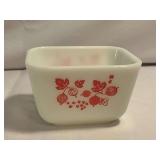 Pyrex refrigerator dish, no lid, 1 1/2 cup