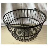 Wire egg basket