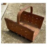 Woven magazine rack