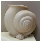 Cambridge nautilus glass vase