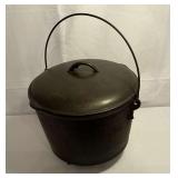 No. 8 dutch oven with lid and bail handle