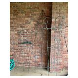 3 metal trellises, up to 7