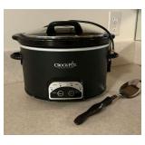 Crockpot with flip top lid