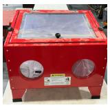 LandHonor sand blast cabinet like new