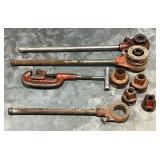 3 Ridged pipe threaders, 1 Ridged cutter