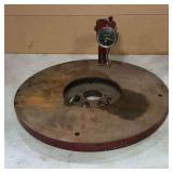 Fly wheel with mounted dial indicator