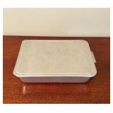 Aluminum cake pan with lid, 11" x 8"