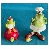 Frog bobble with broken arm, frog and ladybug salt & pepper