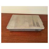 Aluminum cake pan with lid, 13" x 9"