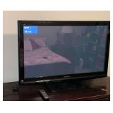 2010 Panasonic Viera 42" flatscreen with remote