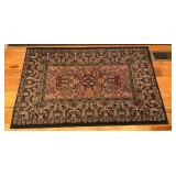 Area rug, 32" x 48".