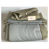 Queen Comforter   2 Shams   Dust Ruffle  Dry Clean Only