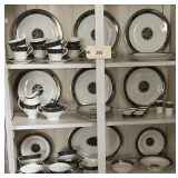 Royal Doulton Carlyle Formal China Approx 65 Pieces